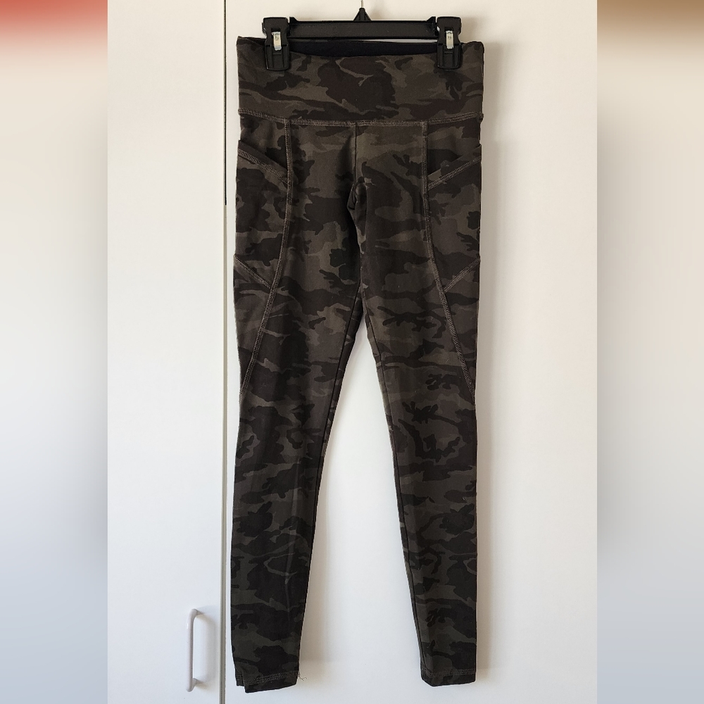 Strut This Camo leggings